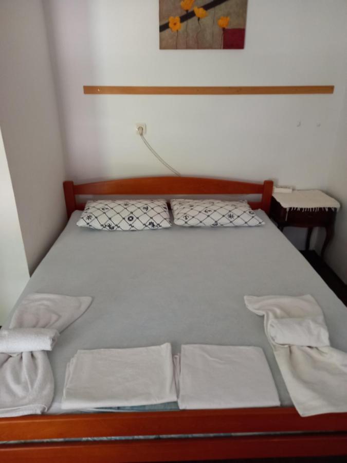 Sea View Hotel Risan Exterior photo