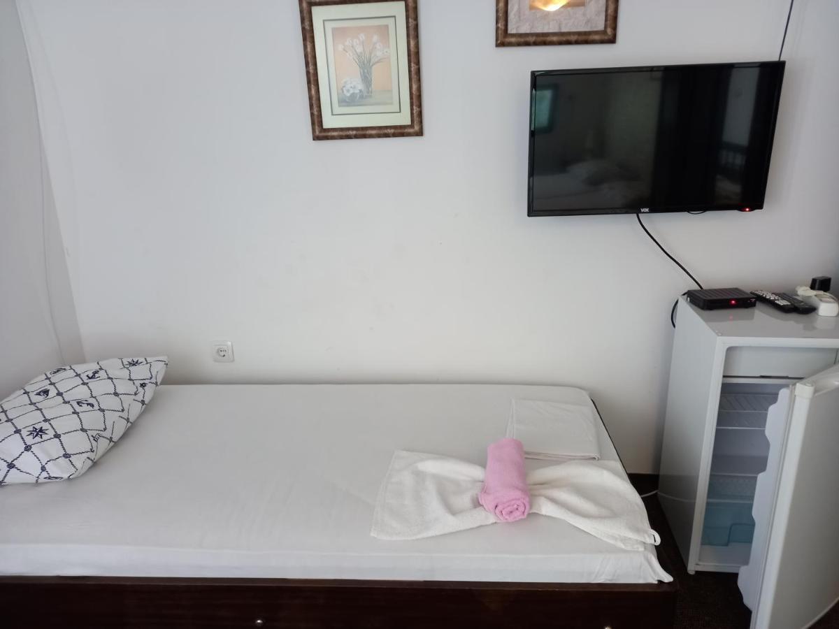 Sea View Hotel Risan Exterior photo